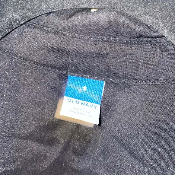 Old Navy Oversized Button-Down Boyfriend Shirt - Picture 2 of 3